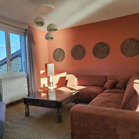 Gisele Dans Maison Partagee Bord Du Rhone Bed & Breakfast