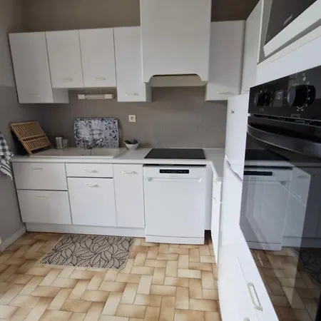 Bed & Breakfast Gisele Dans Maison Partagee Bord Du Rhone